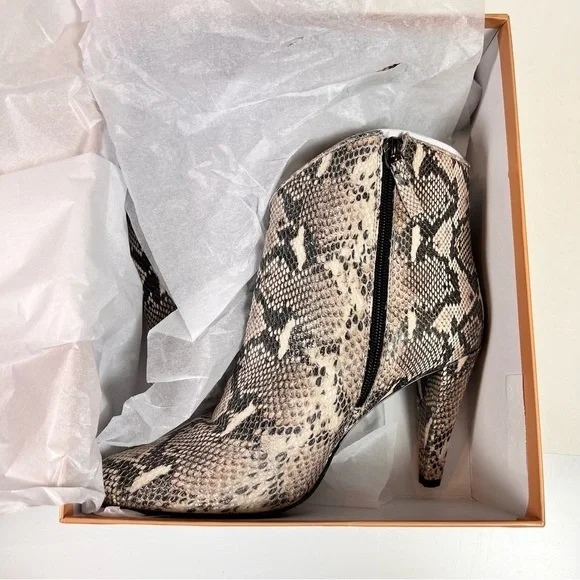 Halogen python snakeskin booties heels sz 8 - Picture 16 of 16